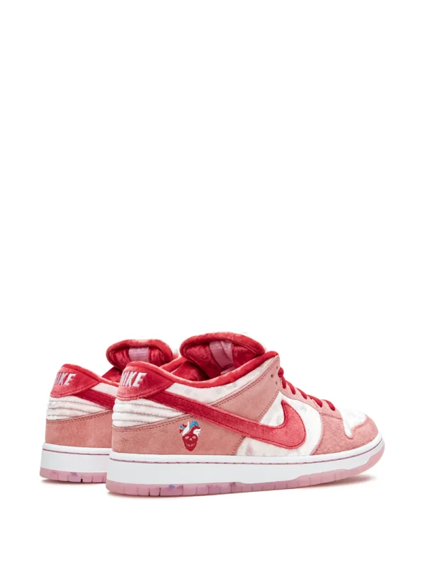 nike sb dunk low strangelove