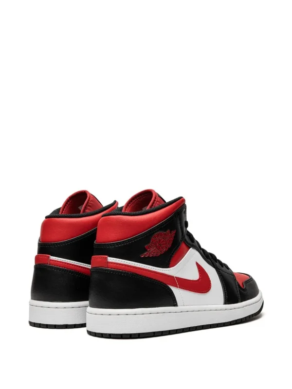 nike air jordan 1 mid bred toe