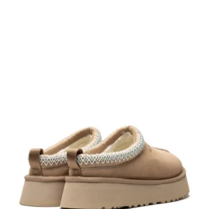 ugg tazz sand