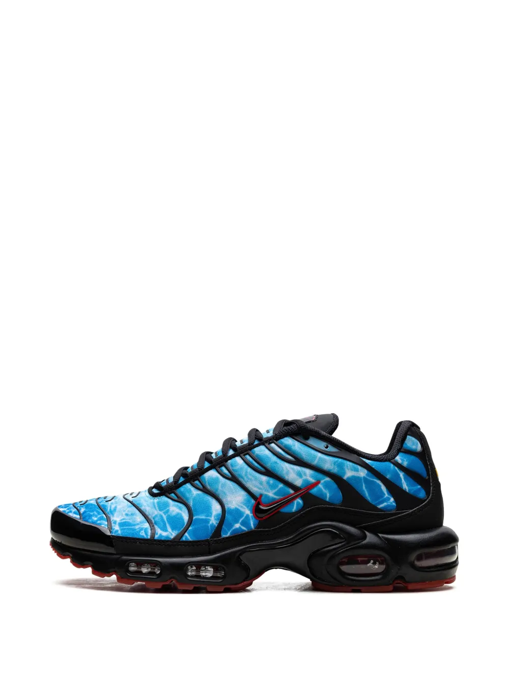 nike air max plus shark attack