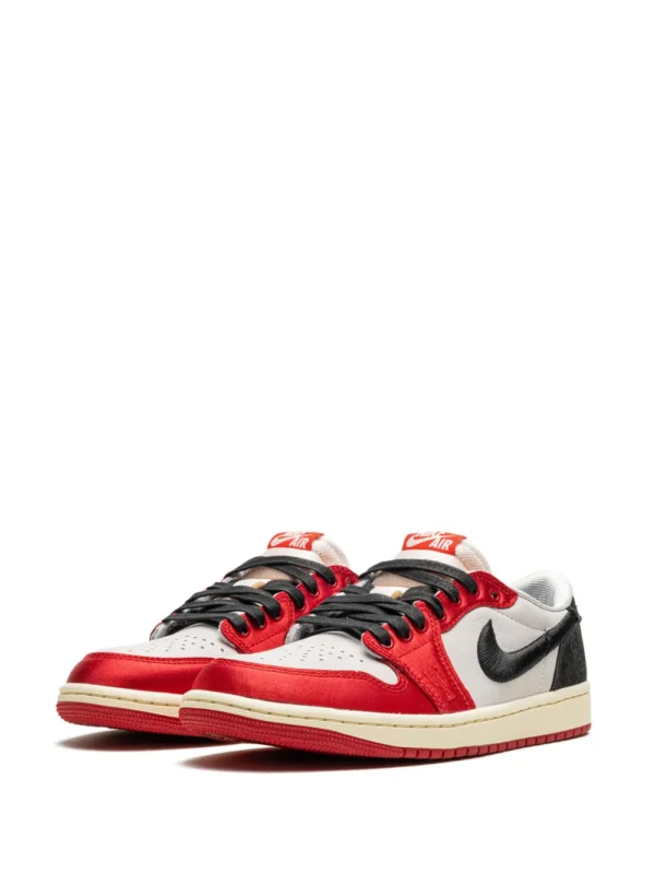 nike air jordan 1 trophy room away